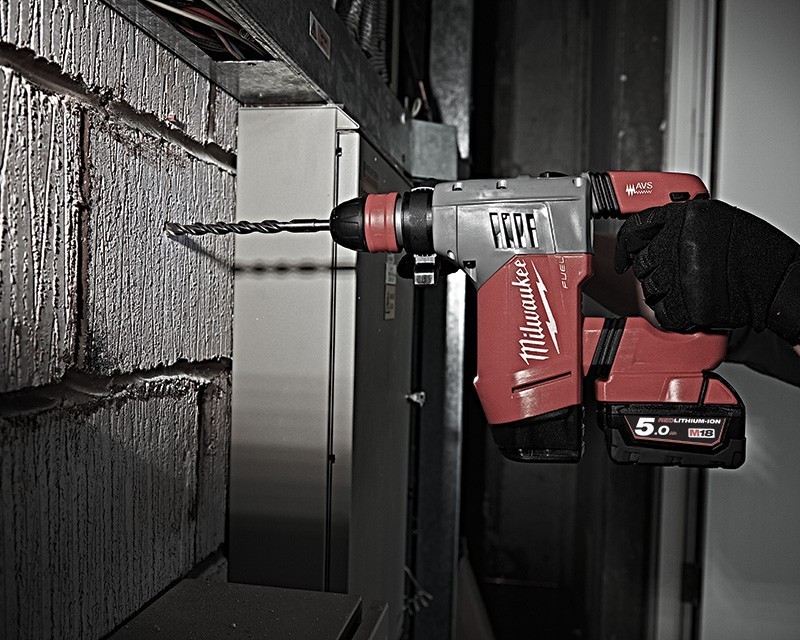 Máy khoan búa M12 Milwaukee  CH-402C SET (2 pin x 4.0Ah, 1 sạc)