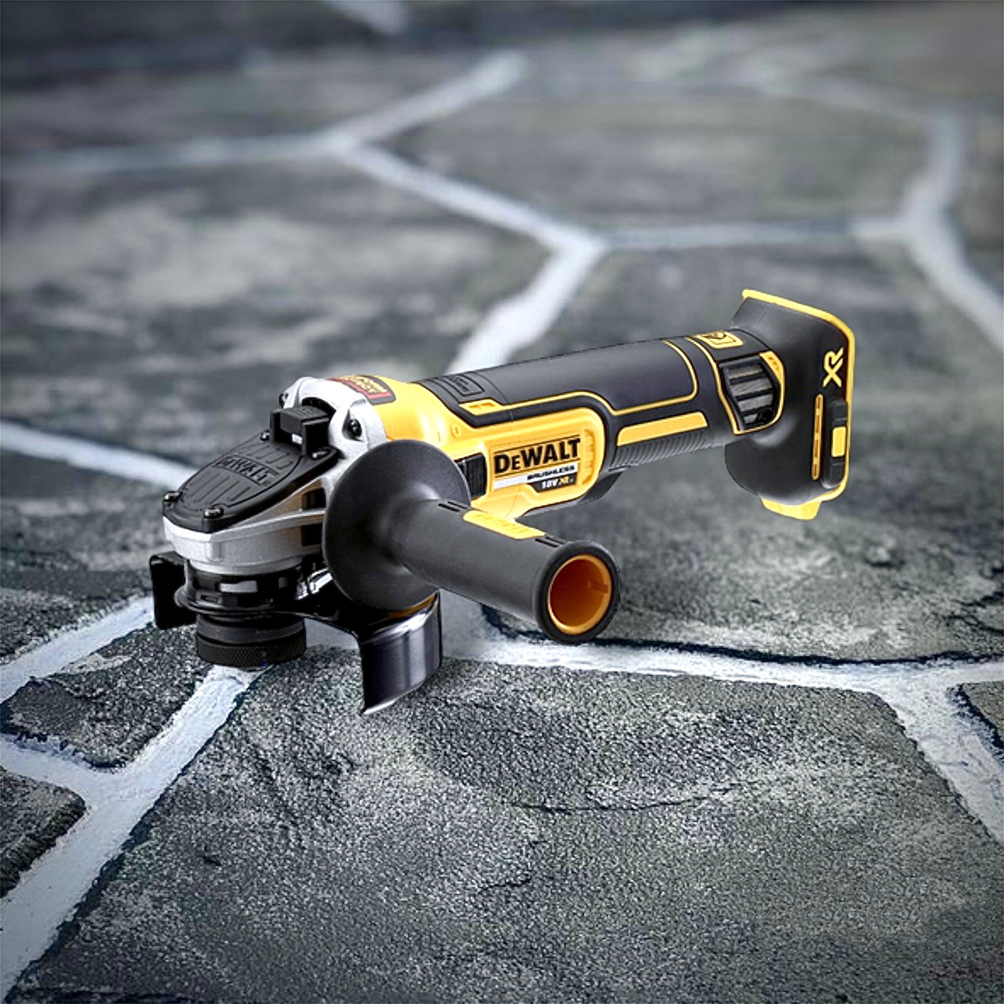 Máy Bào Cuốn Dewalt DW735-KR