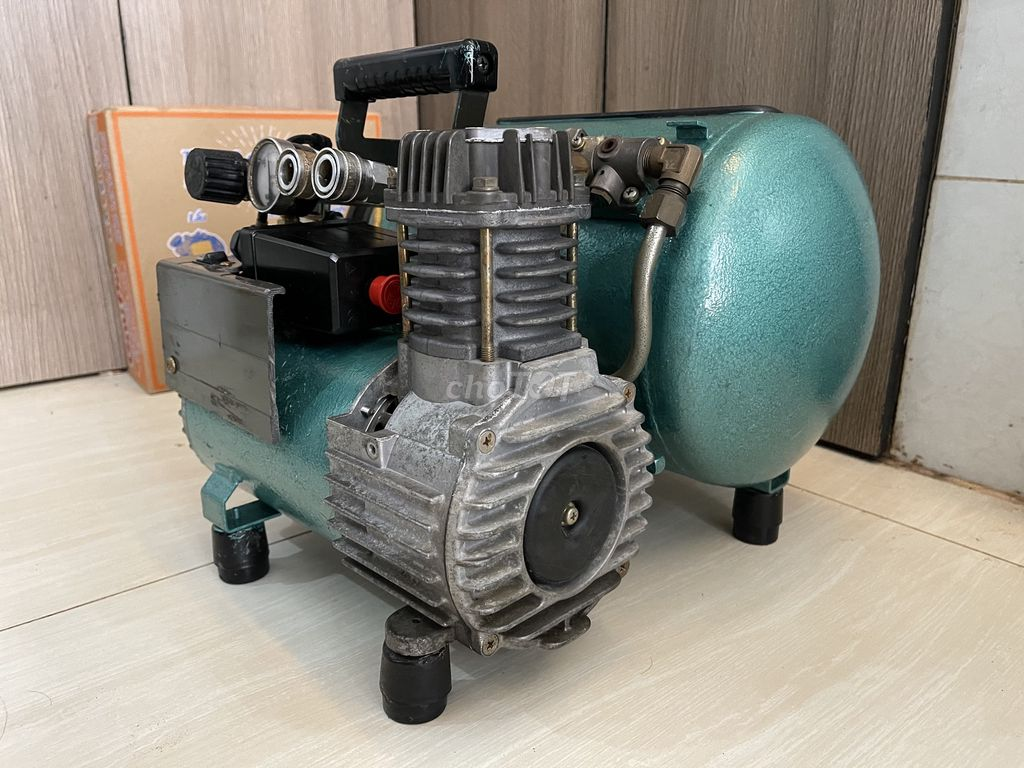 Máy Nén Khí Dùng Pin Makita AC001GZ (BL) (40v Max) Máy Nén Khí Dùng Pin Makita AC001GZ (BL) (40v Max)