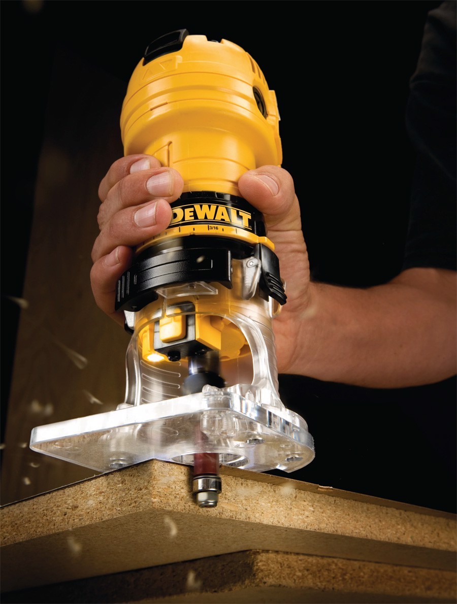 Máy phay cầm tay Dewalt DCW600D2