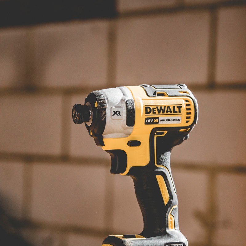Máy Mài Dùng Pin Dewalt DCG405N (không kèm pin sạc)