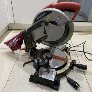 Máy cưa đa góc Makita MT230